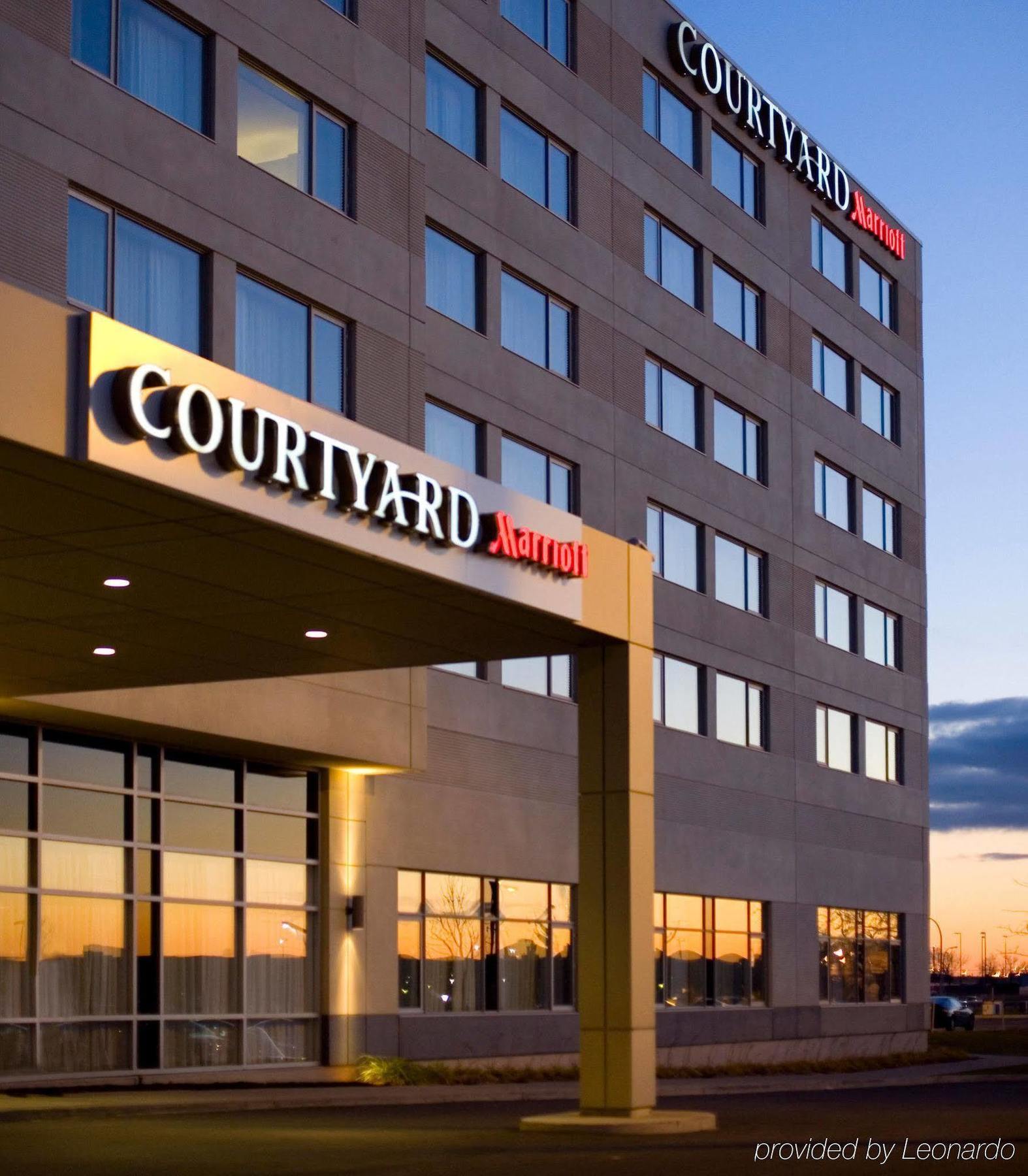 Courtyard By Marriott Montreal Airport Hotel Dorval Exterior foto